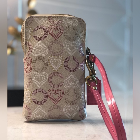 COACH Pink & Gold Op Art Signature Heart Coated Canvas & Leather Wristlet Wallet - Picture 2 of 16